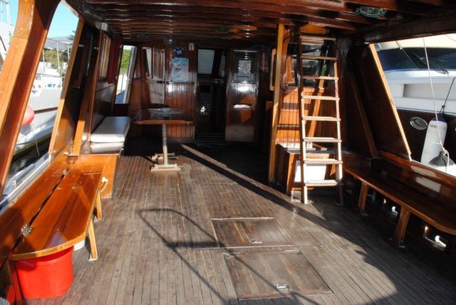 Interno barca in legno