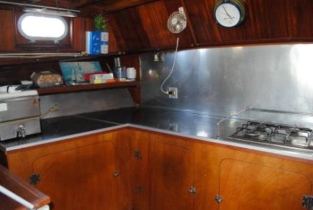 Cucina barca in legno