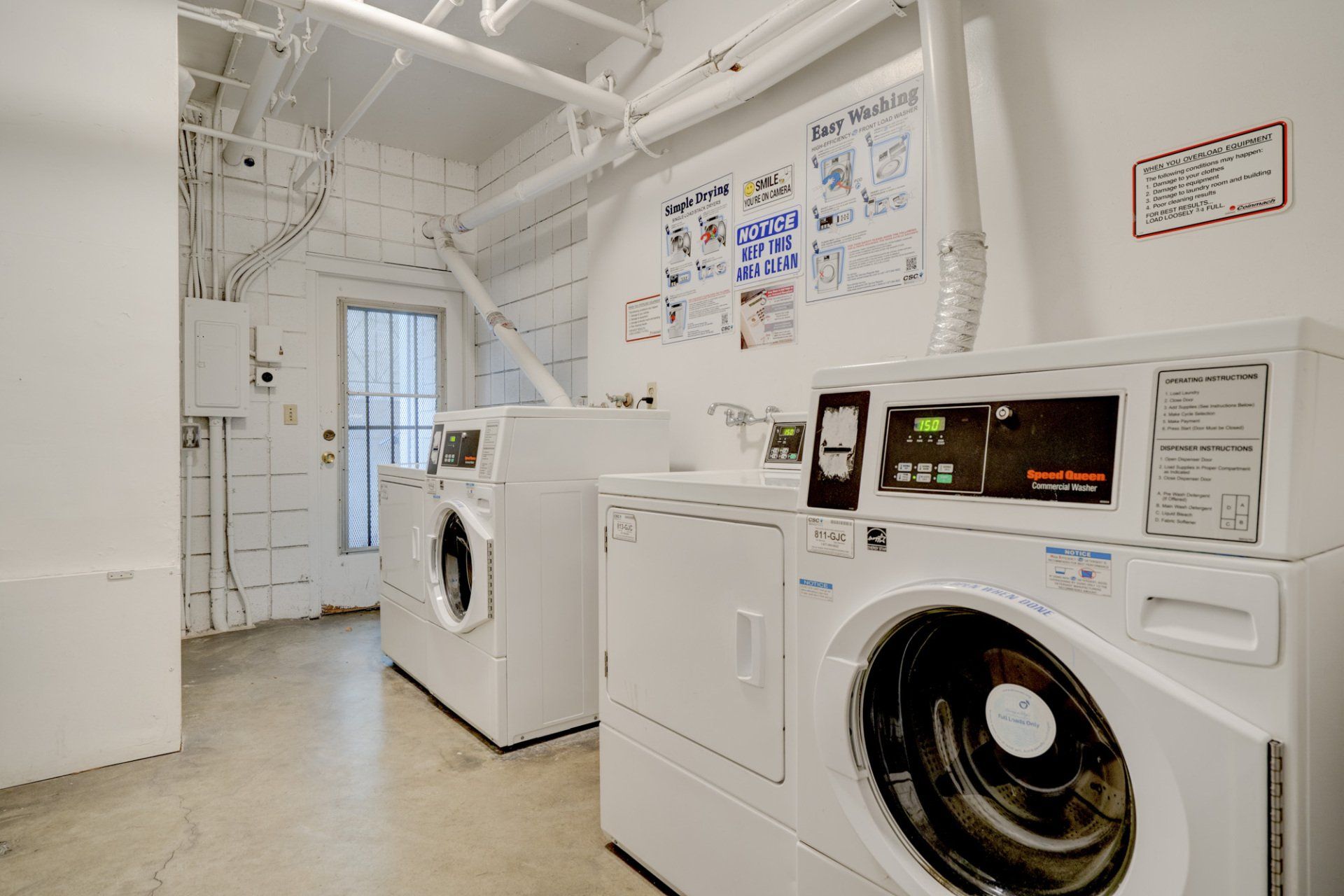 Elm laundry room
