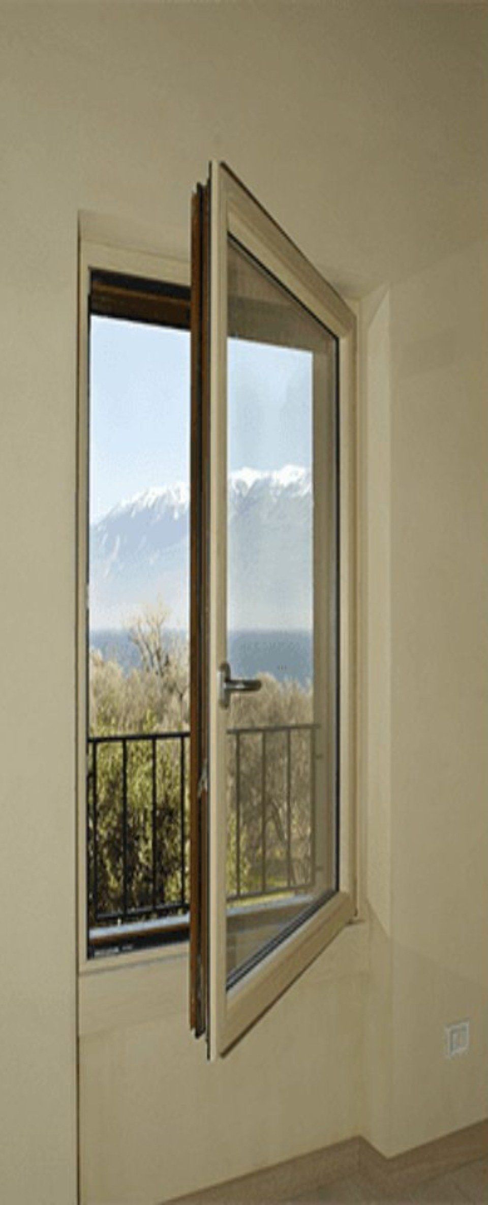 Finestra in legno-alluminio