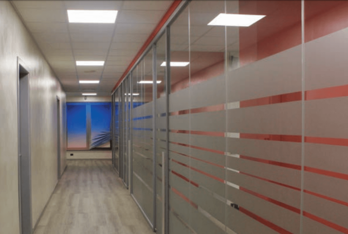 Parete divisoria in vetro