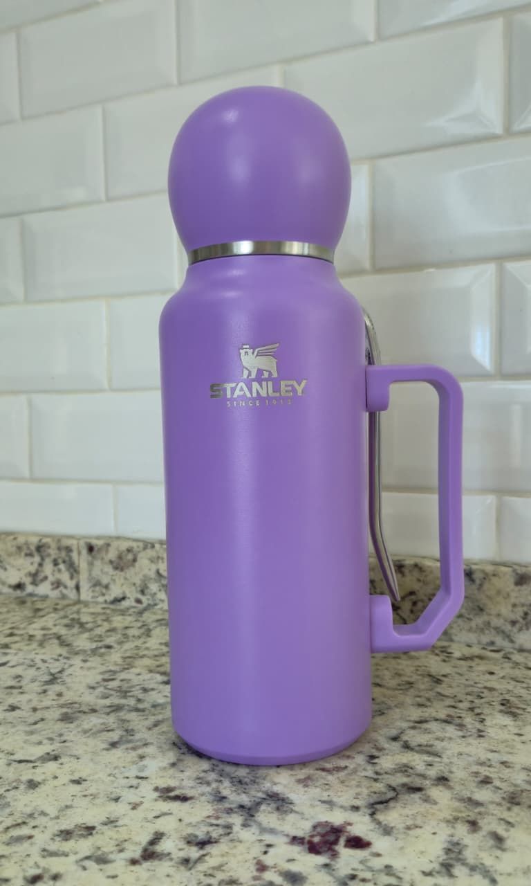 Termo tipo Stanley con mate y bombilla