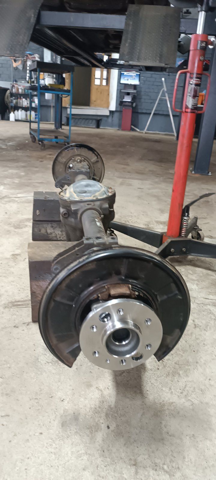 Karautoservisas nuotrauka