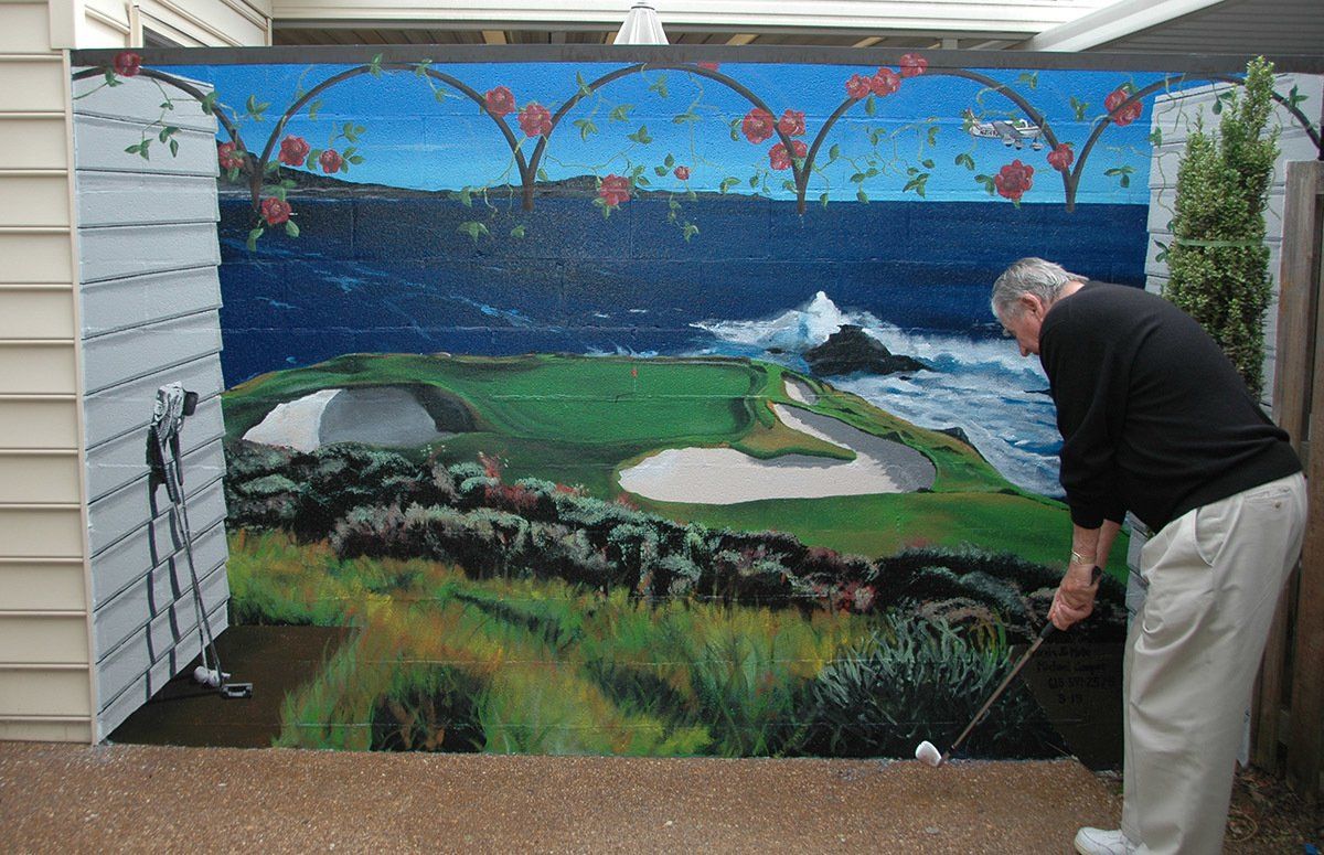Murals & More Paints Custom Exterior Golf Mural for Dick Thorman