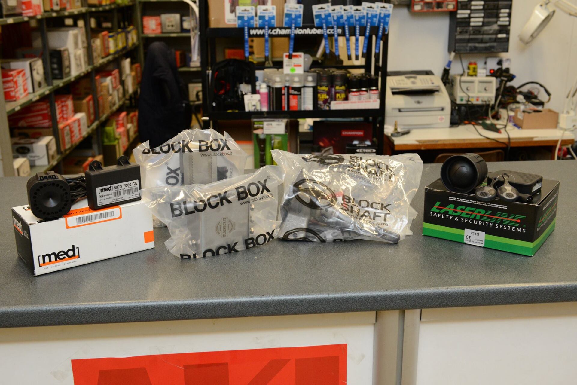 negozio di autoricambi meccanici