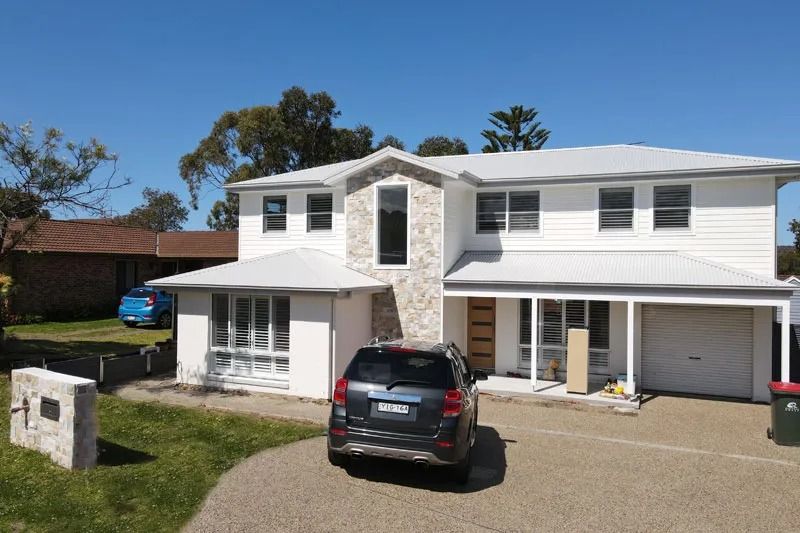 A Modern Two-Story House with A Stone Facade — Blue Horizon Projects in Bateau Bay, NSW