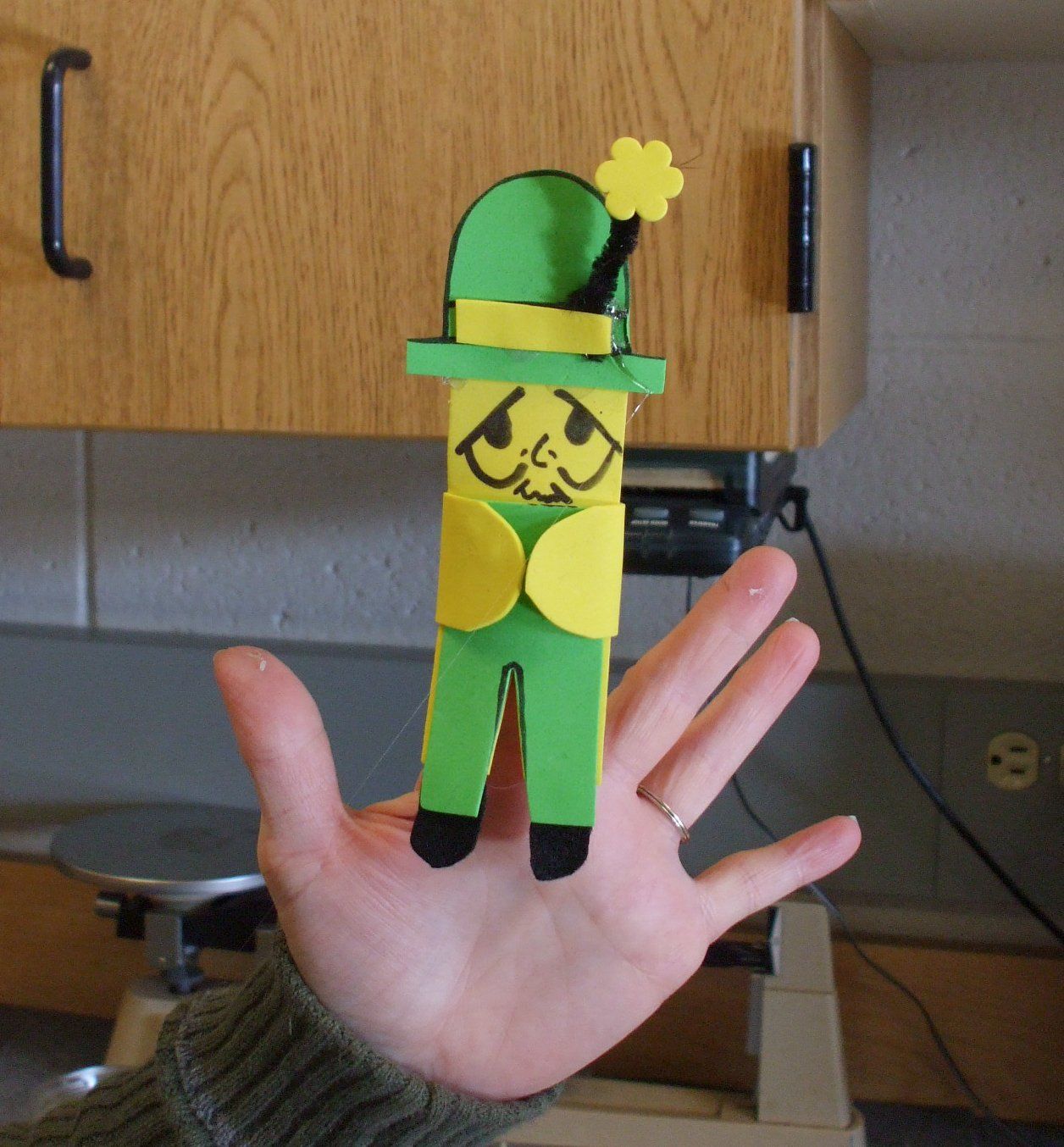 happy leprechaun finger puppet created at our workshop