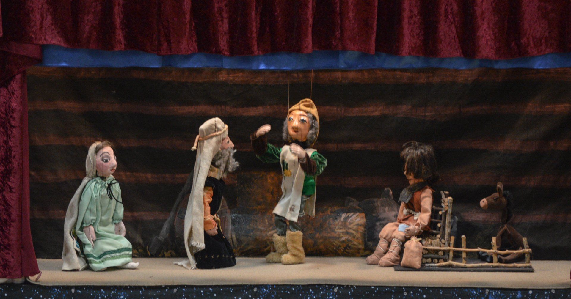 Marionettes meeting in stable setting