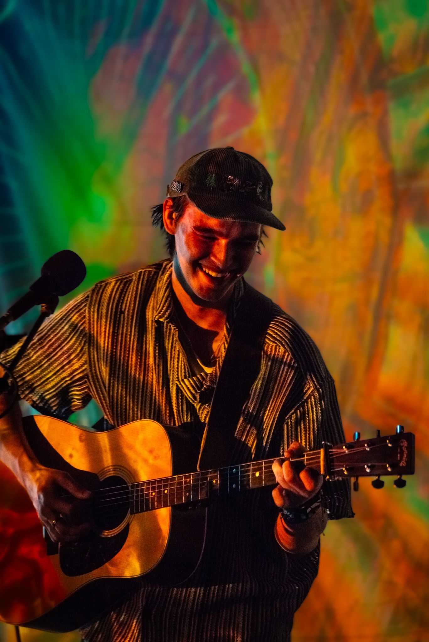 Dellwood & Visual Vinyl Liquid Light Show at The Happy Productions Listening Room in Cambridge Minnesota