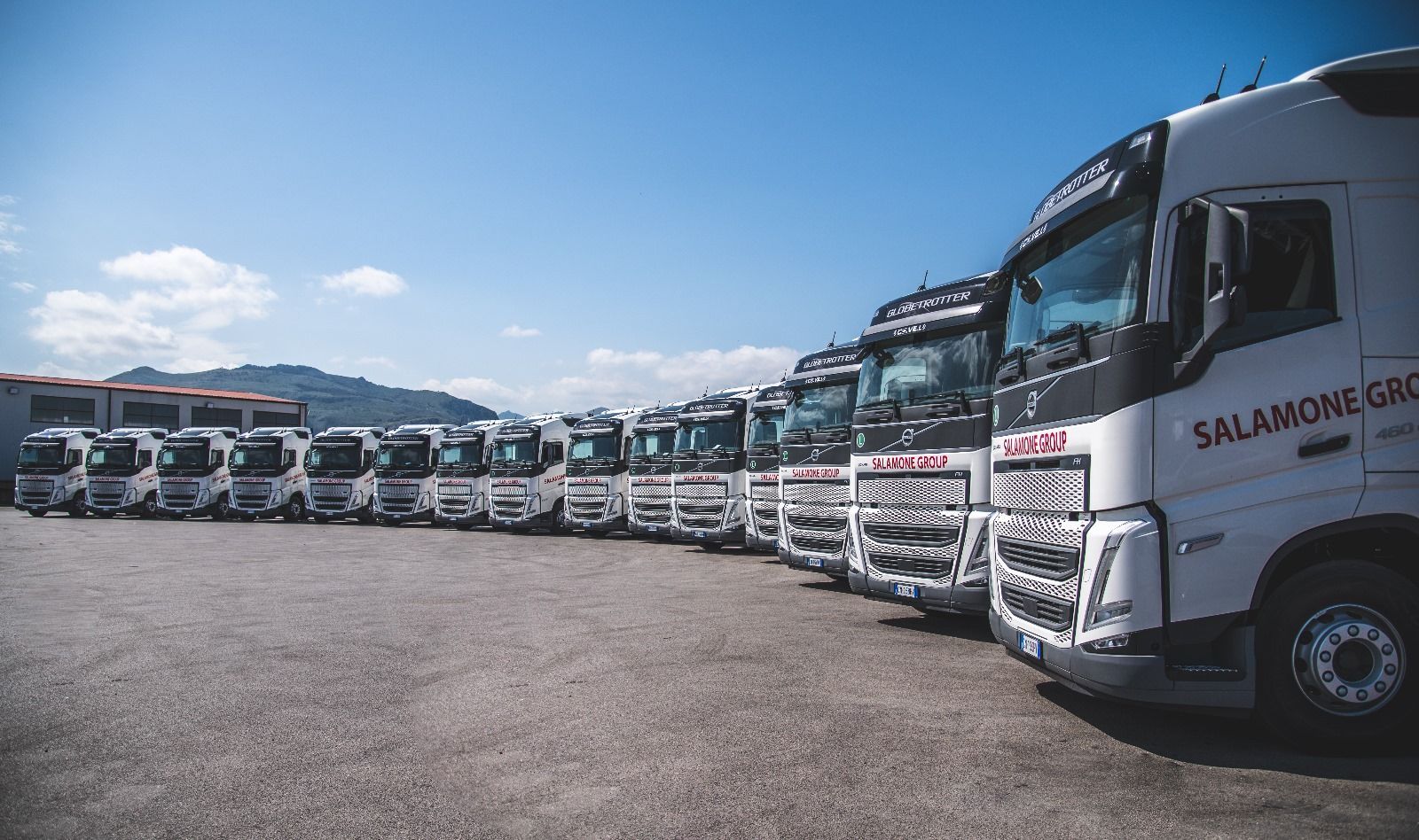 camion con sportelli aperti