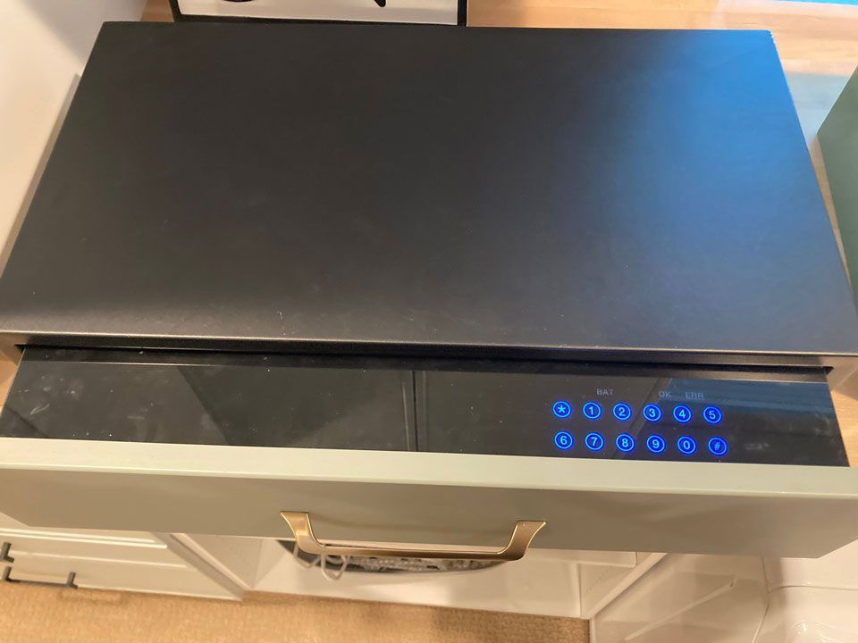 Closed Drawer Safe