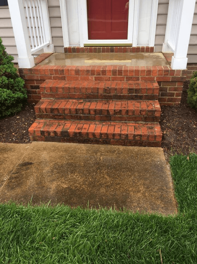 Stairs with Landing Before Power Washing – Kents Store, VA – Central Virginia Power Washing