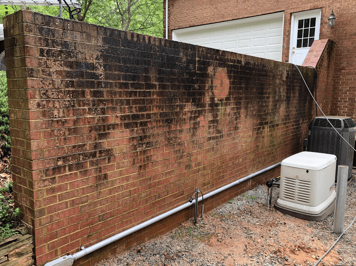 Dirty Bricked Wall – Kents Store, VA – Central Virginia Power Washing