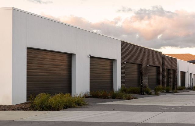 C2415-Carbon-Black_298196397-