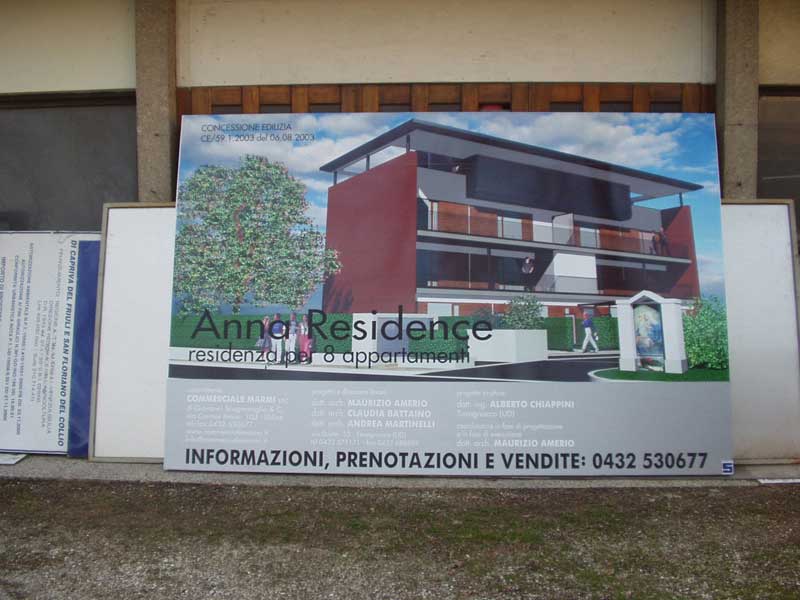 cartellone pubblicitario