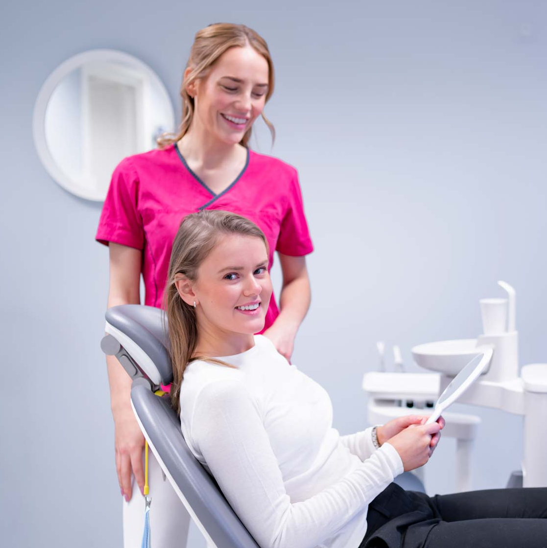 tannlege og tannpasient ved Clear Tannlegesenter majorstuen