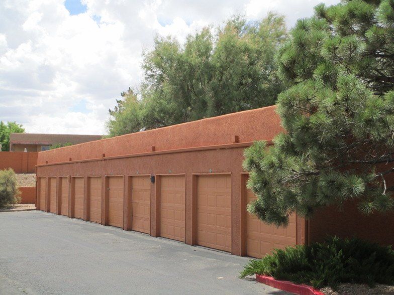 Cottonwood Ranch Apartments