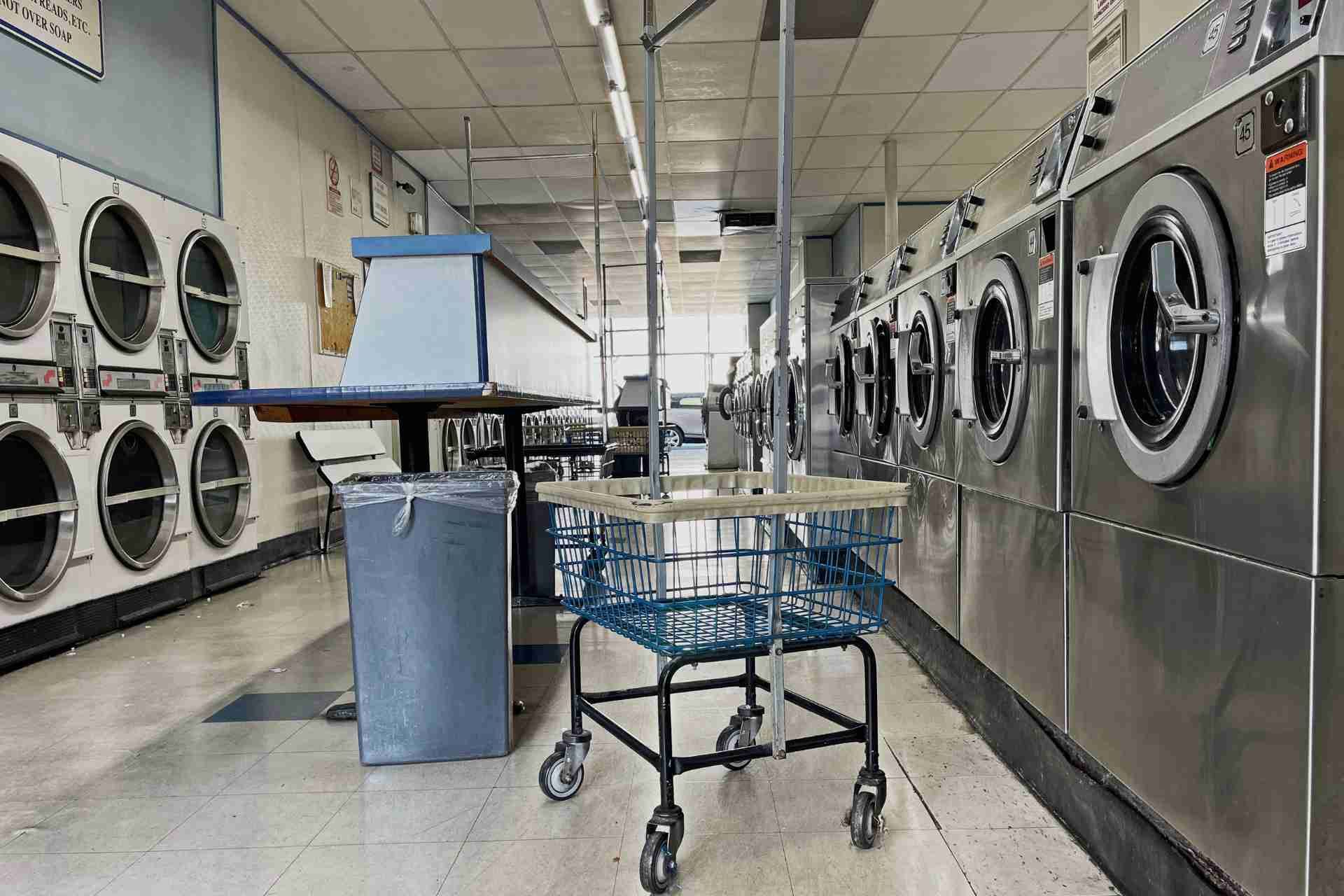 Proper Laundromat Etiquette: What to Do