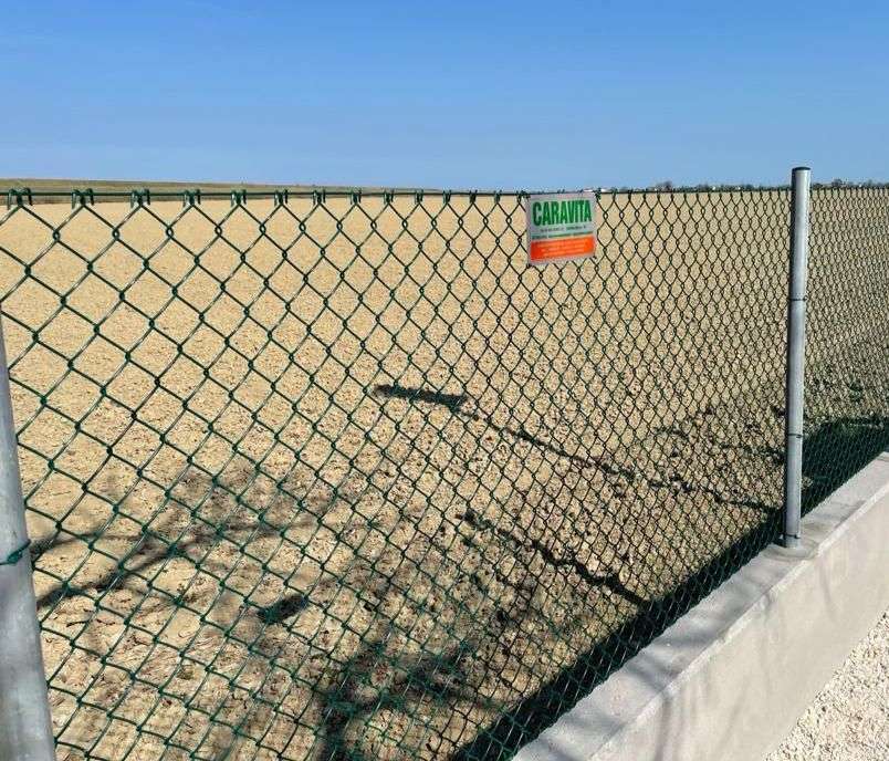recinzione con rete a maglia larga