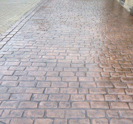Cobble effect patterned concrete Driveway