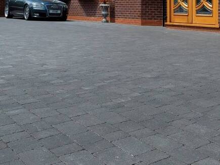 Dark block paving  for a  large Sheffield driveway