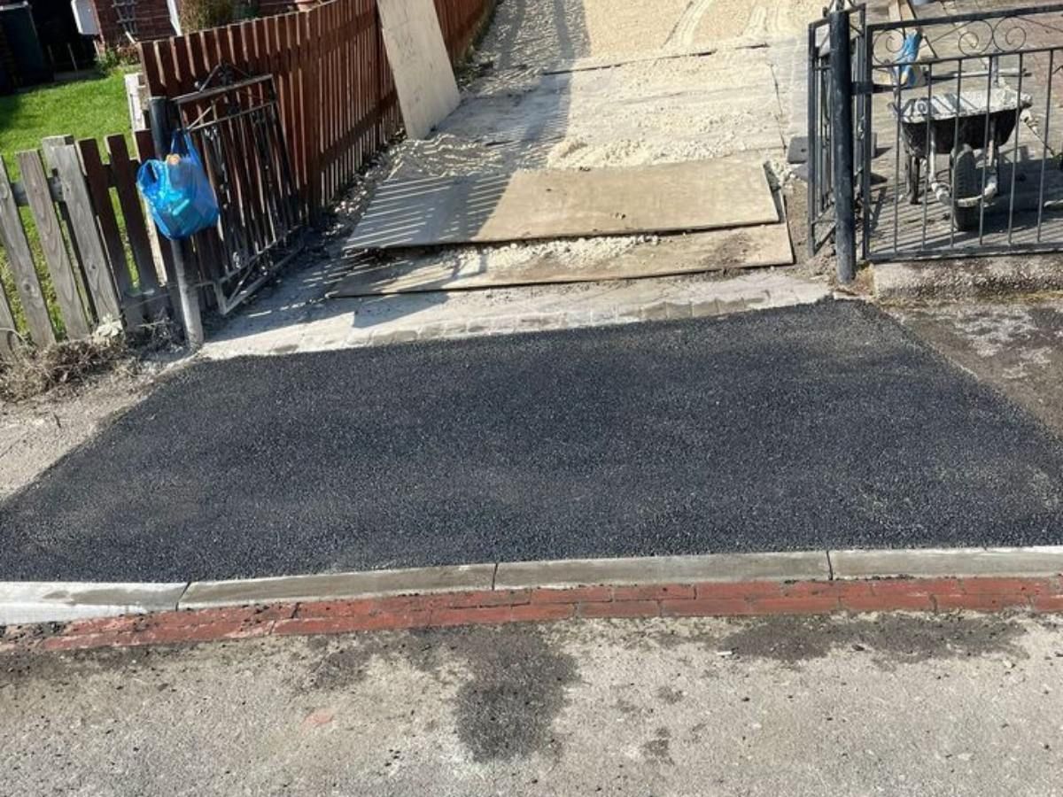 Driveways Sheffield tarmac drive with dropped kerb in Sheffield
