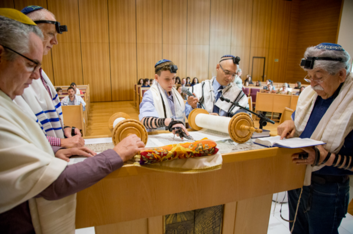 construção de sinagoga ou templo judaico com local de culto