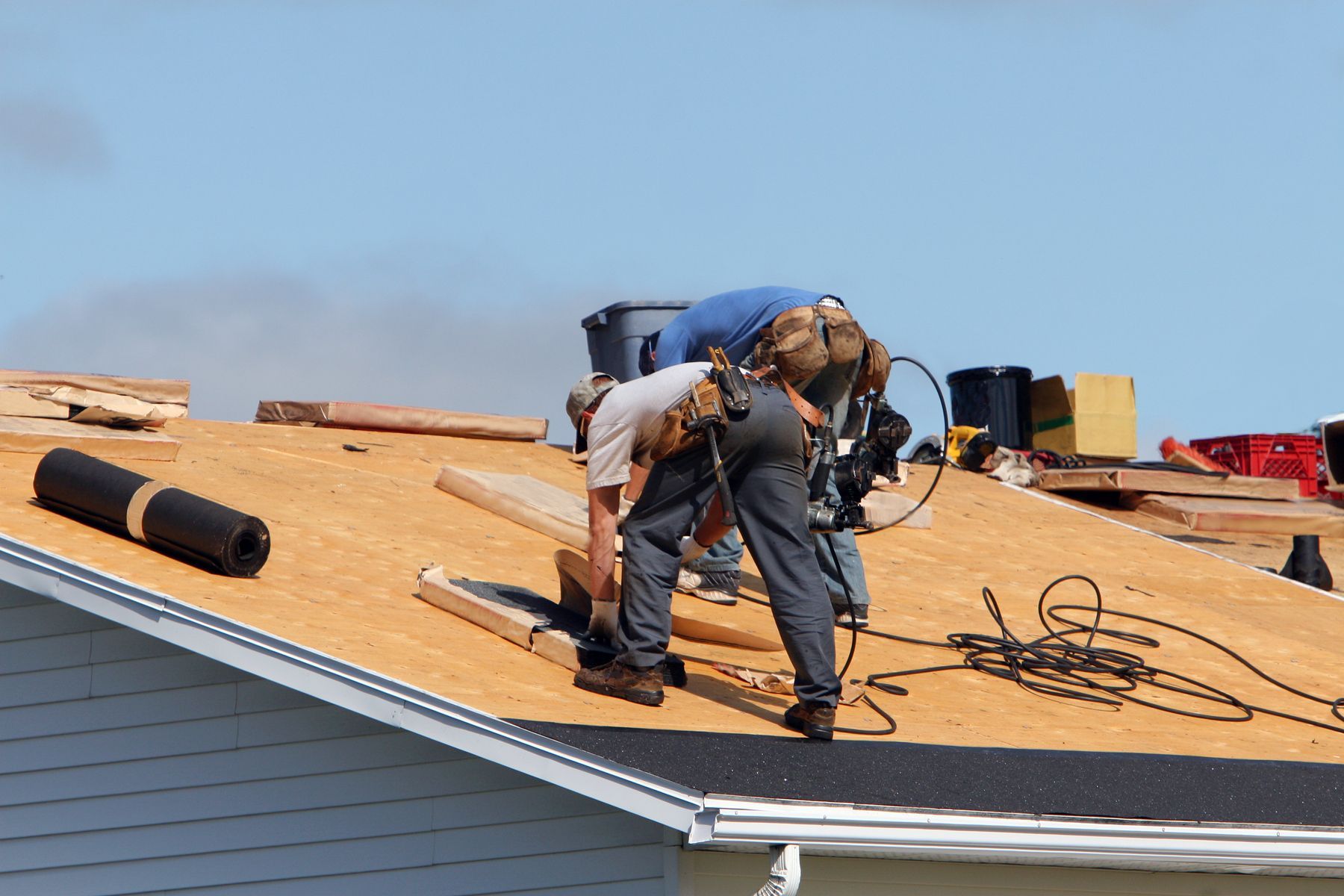 Roof workers | Mequon, WI | Roofing Guys