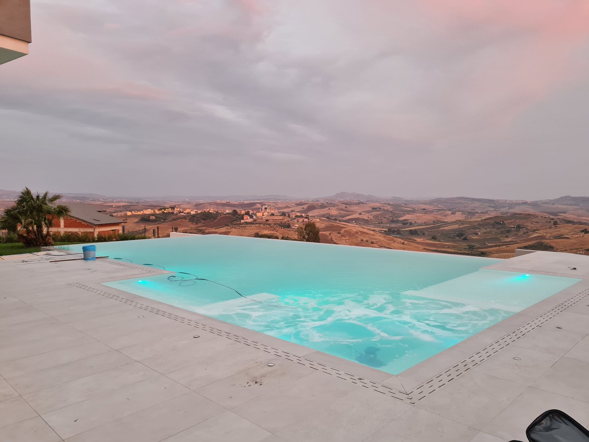 piscina con idromassaggio