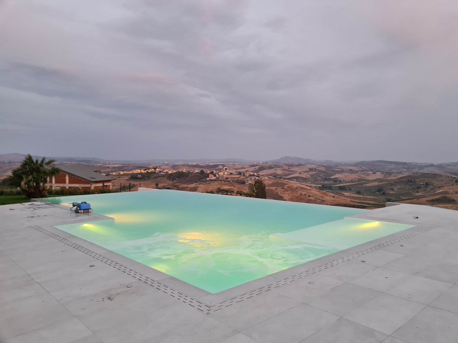 piscina con idromassaggio