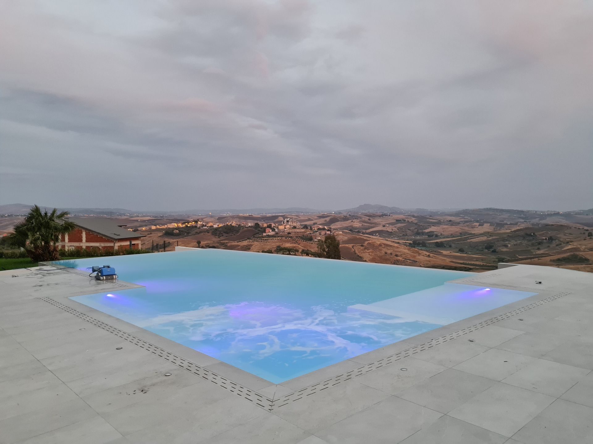 piscina con idromassaggio