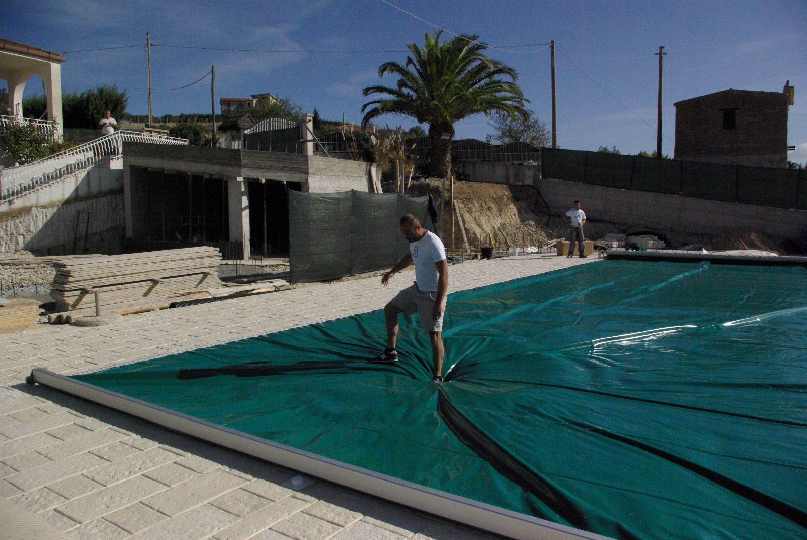 Lavori per la realizzazione di una piscina