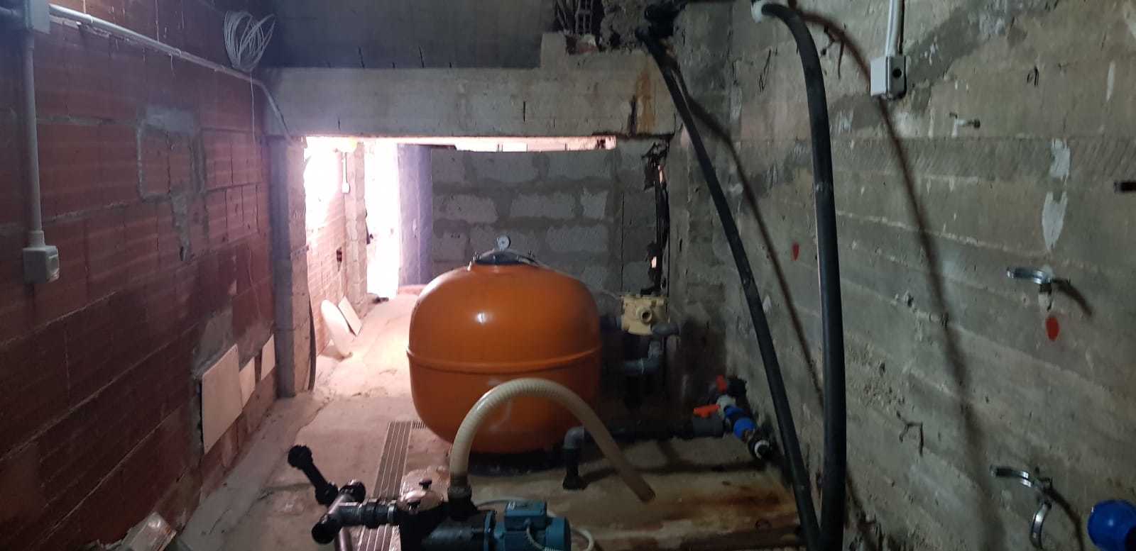 Lavori per la realizzazione di una piscina