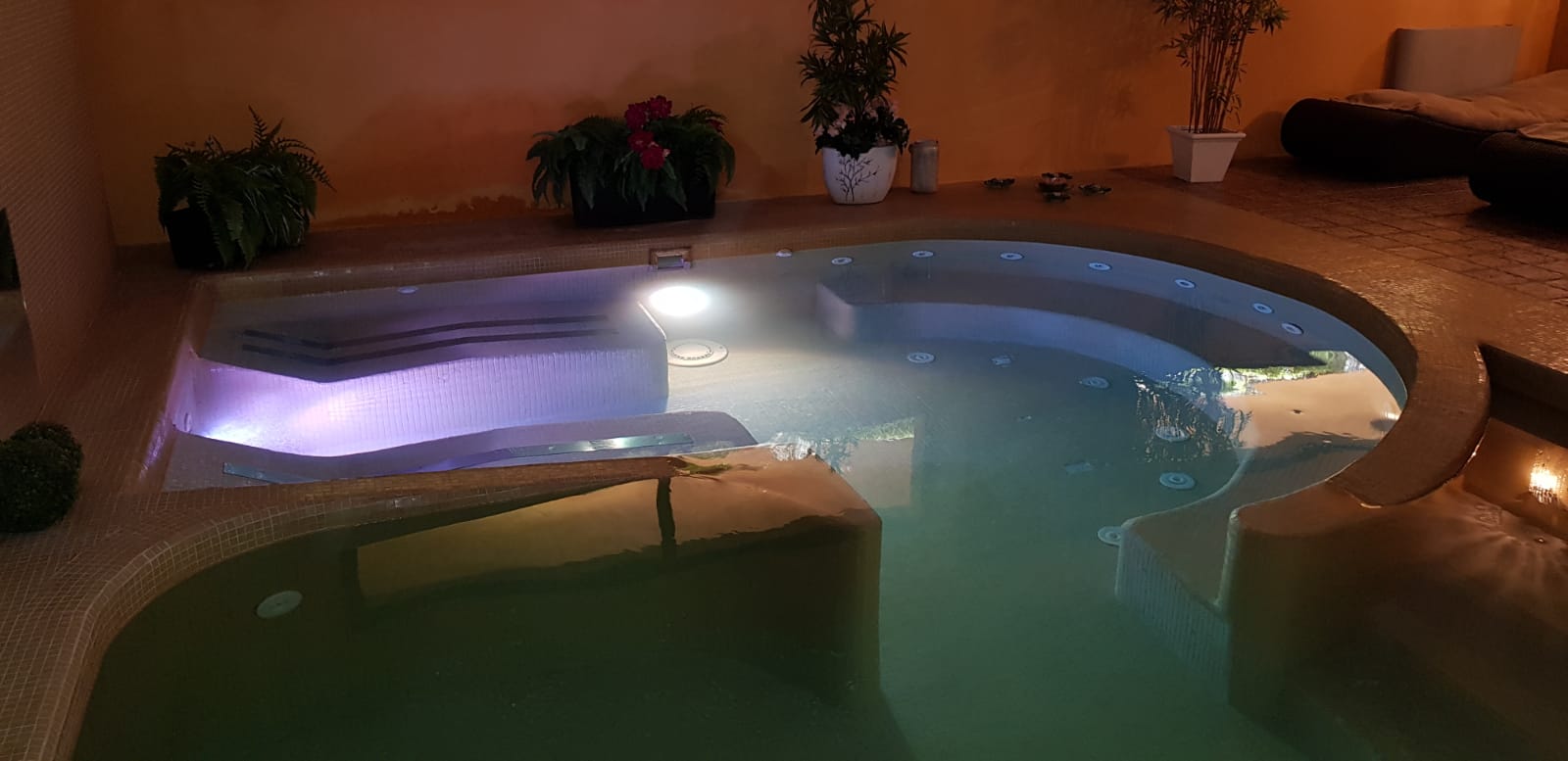 piscina per centro benessere