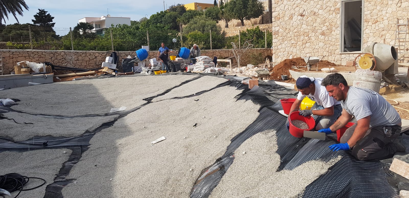 Lavori per la realizzazione di una piscina