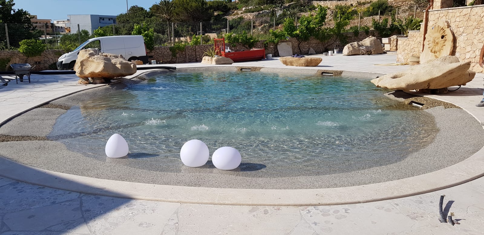 Lavori per la realizzazione di una piscina