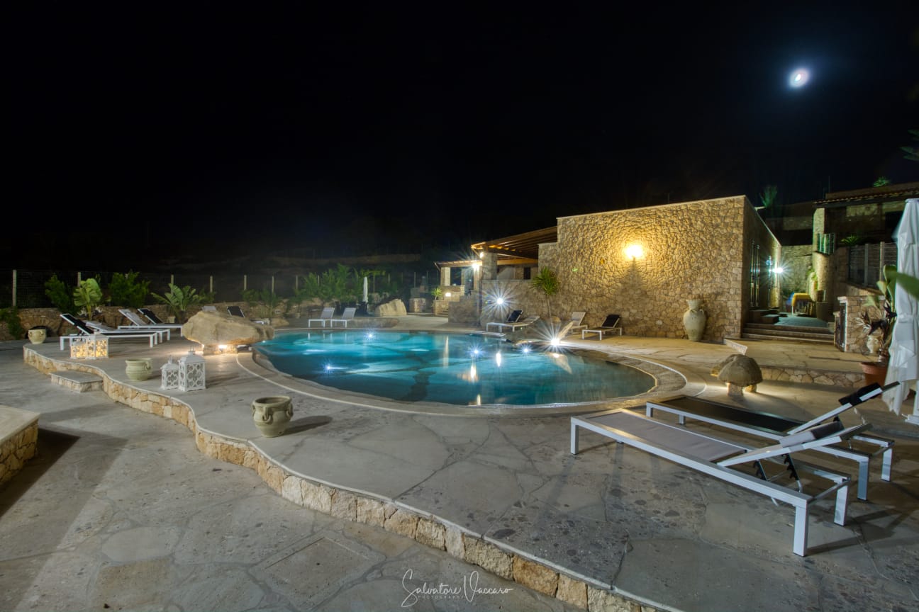 Lavori per la realizzazione di una piscina