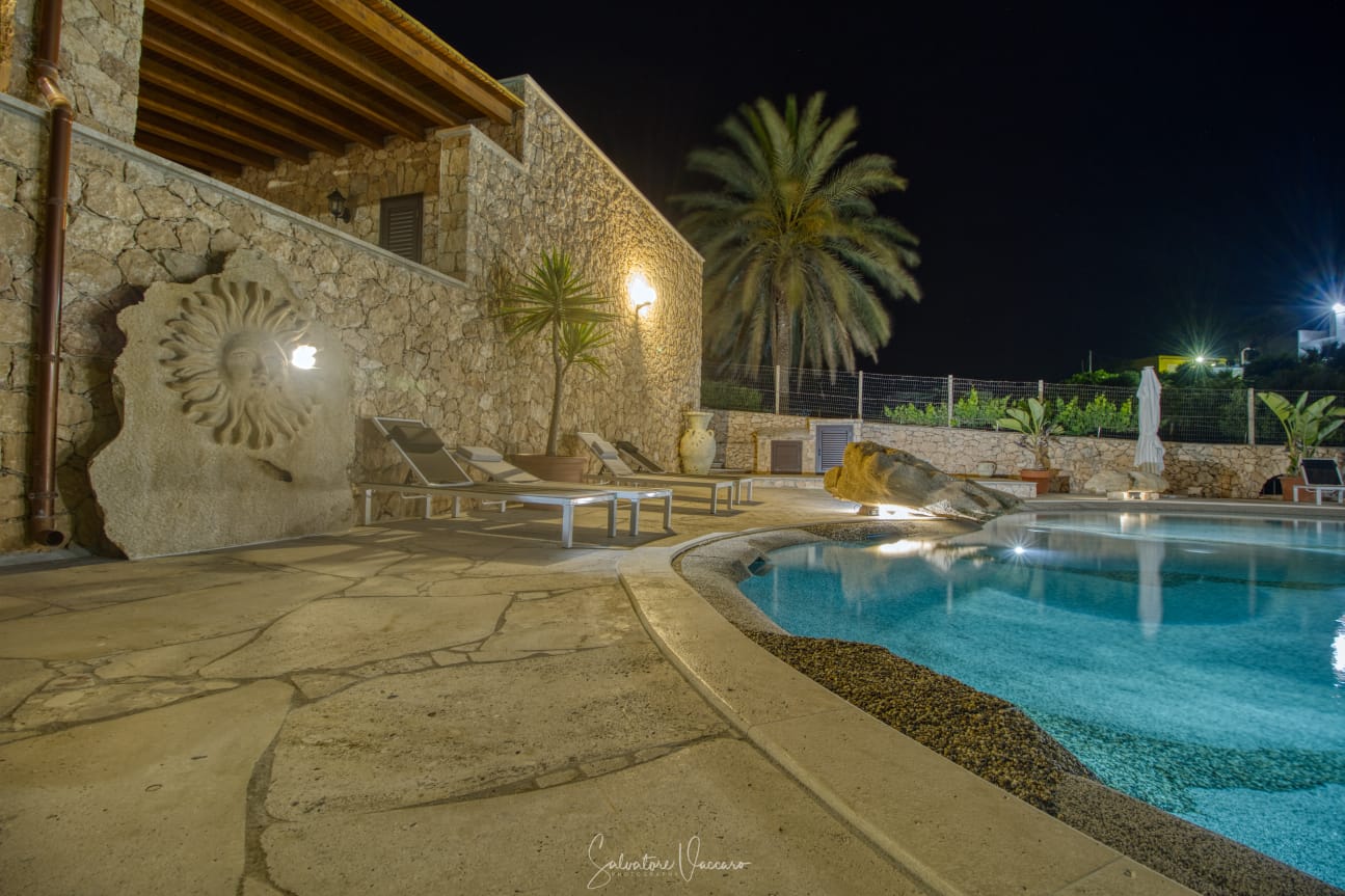 Lavori per la realizzazione di una piscina