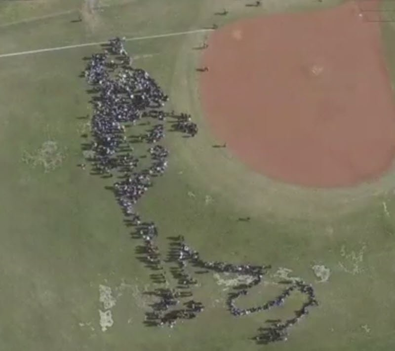 Thompson, MB: ‘World Record for Most People Wolf Howling’