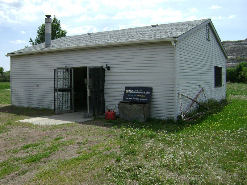 Starland Studios: Building.