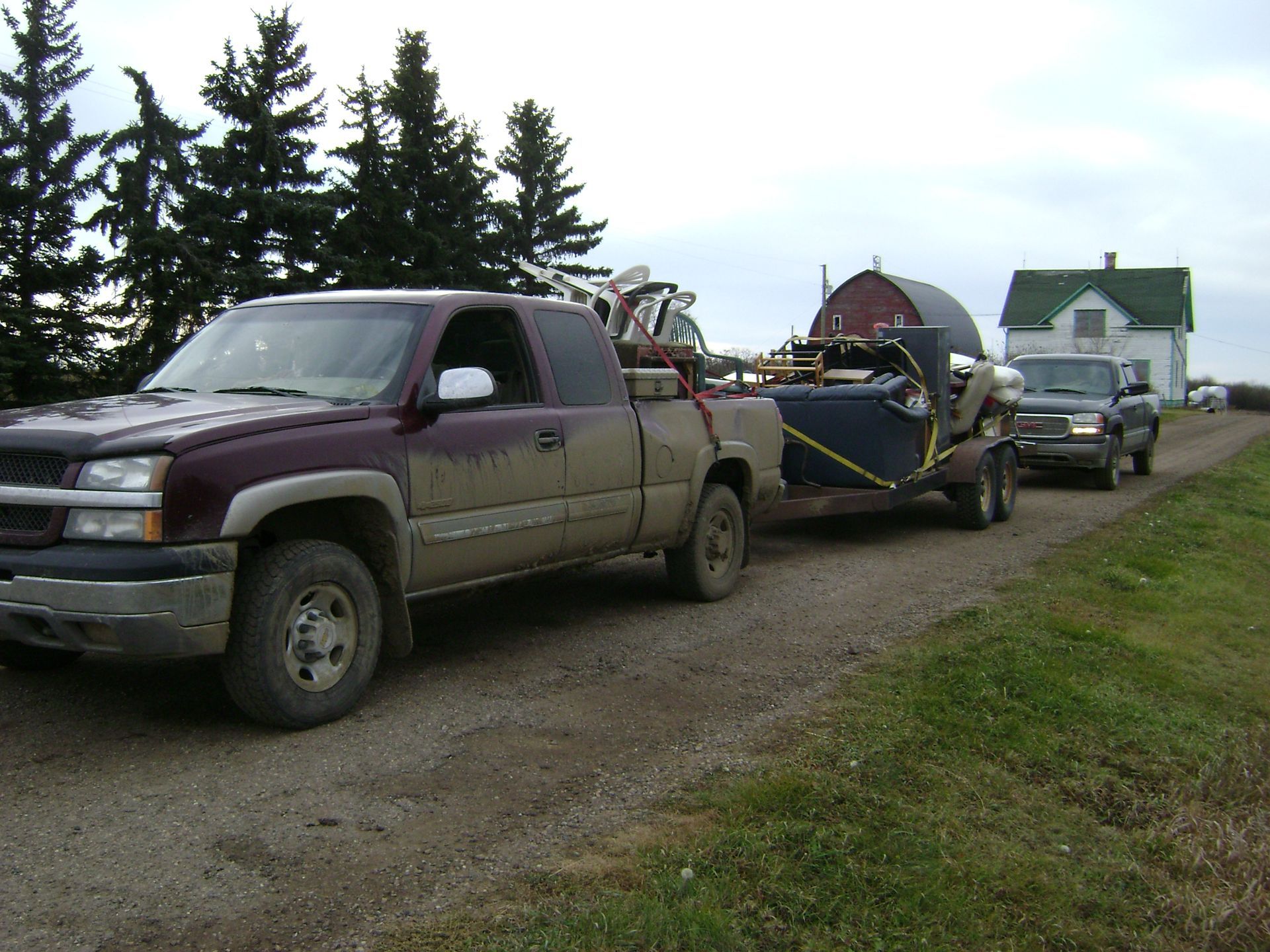 Madison, SK: Moving wolf cages to Alberta.