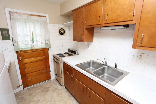 West Colonial Apartments