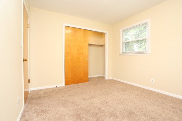 West Colonial Apartments