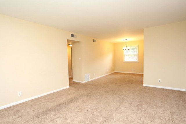 West Colonial Apartments