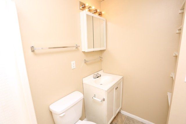 West Colonial Apartments