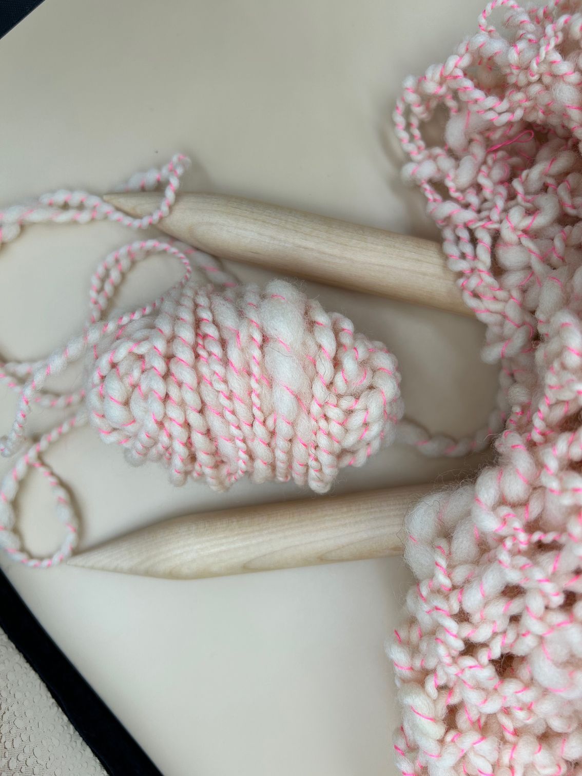 Basic pink (art yarn)