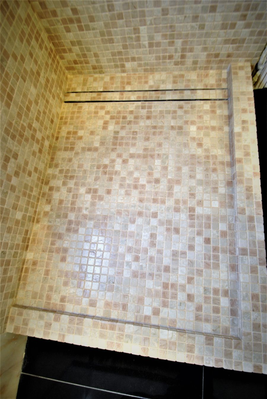 Shower tray with mosaic