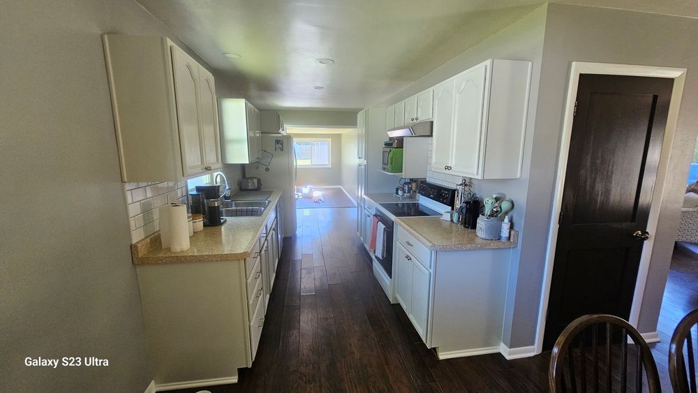 A kitchen with appliances