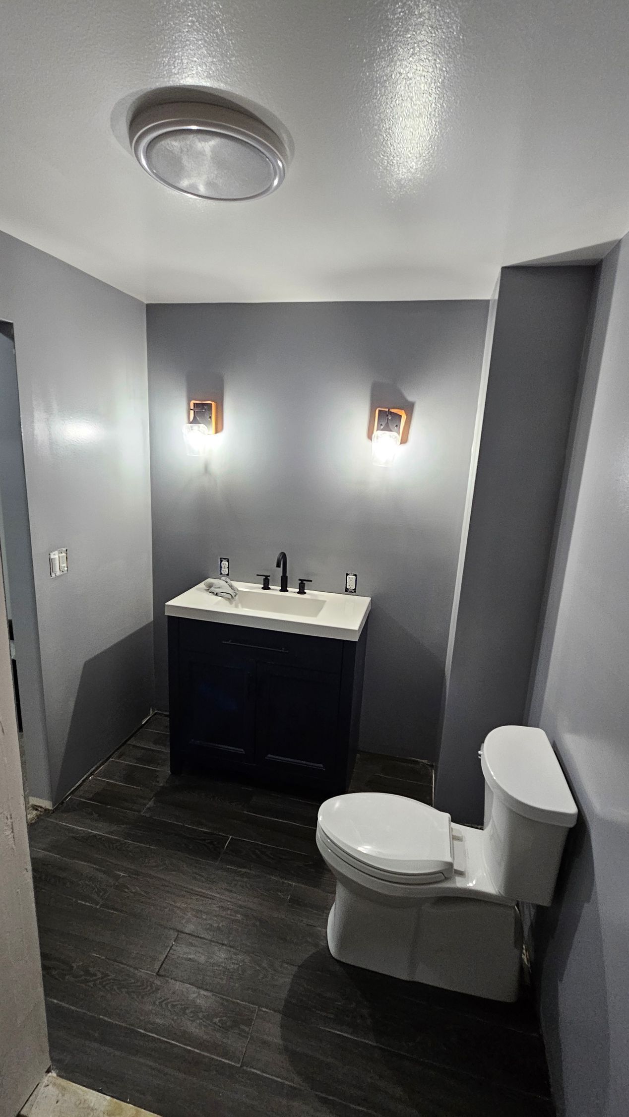 A bathroom with a toilet