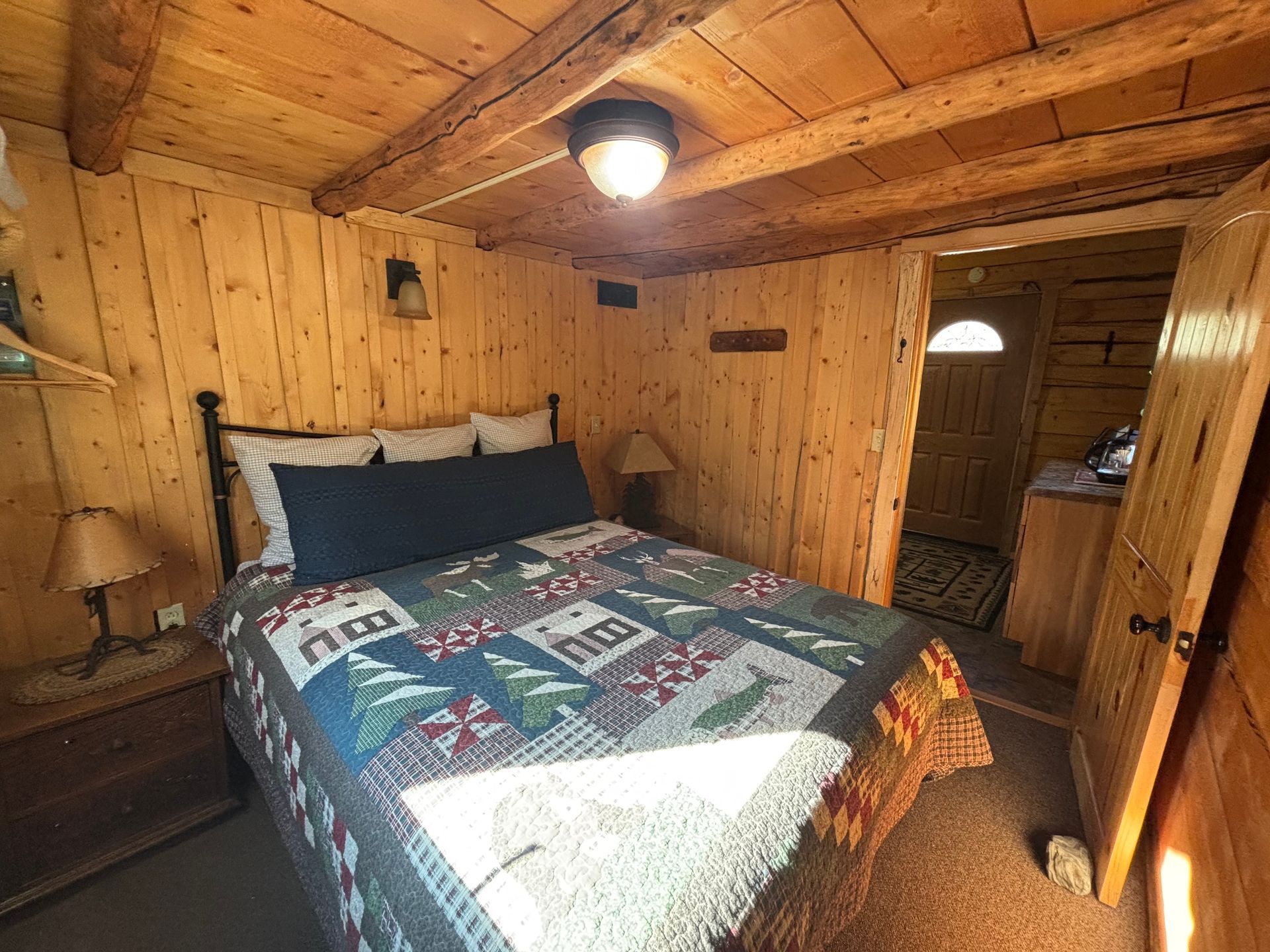 Wolf's Den main bedroom